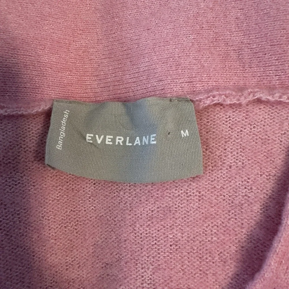 Everlane classic neck